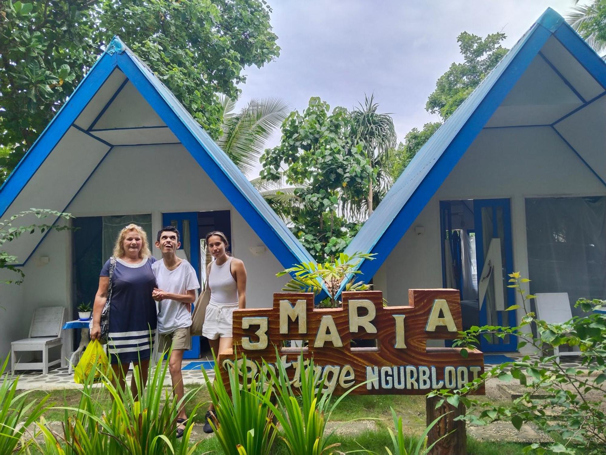 Tria Maria Cottage Ngurbloat الغرفة الصورة